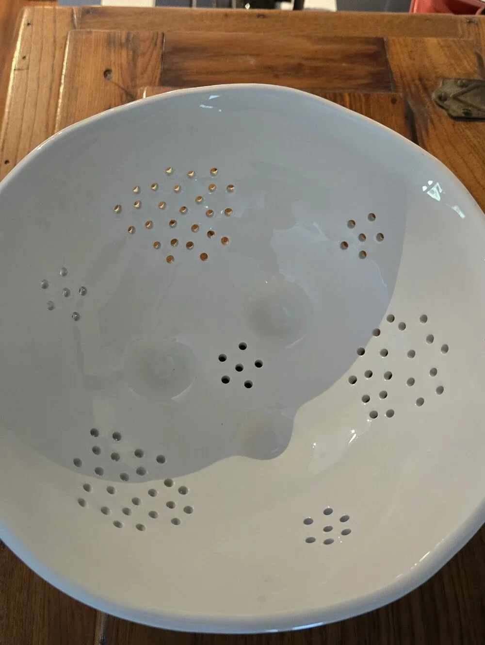 Pottery Barn Creamy White Ceramic Colander 3 Feet Barbara Eigen Irregular Edge